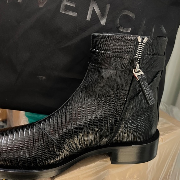 Givenchy lock ankle boot - Picture 3 of 8